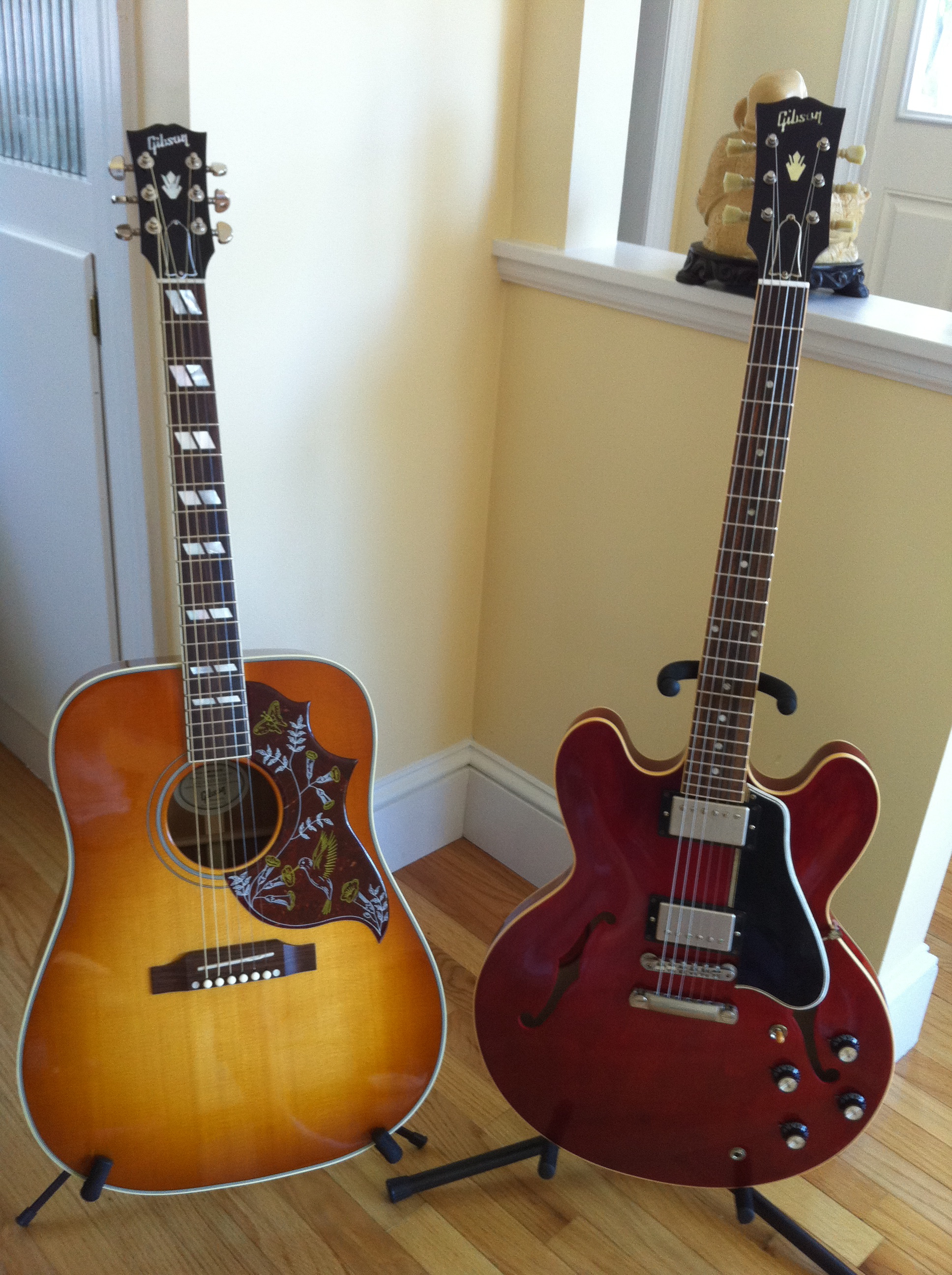 Gibson Hummingbird and ES-335