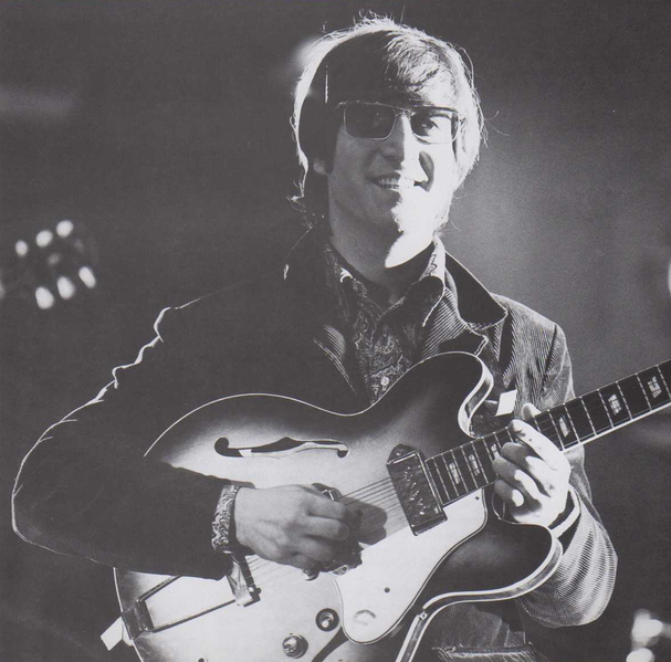 File:John Lennon with Epiphone.png