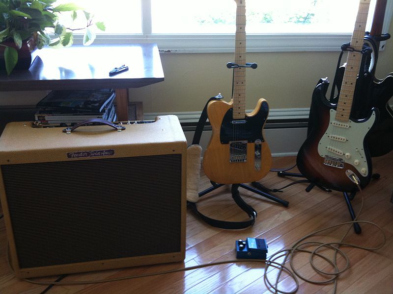 File:Fender Twin Telecaster Stratocaster.JPG