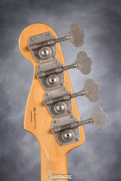 File:Fender Road Worn '50s Precision Bass-detail6-l.jpg