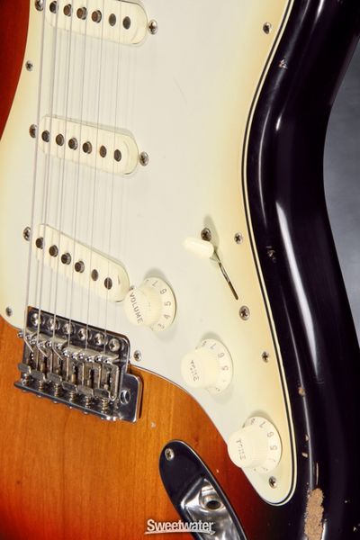 File:Fender-road-worn-60s-strat-angle2-close.jpg