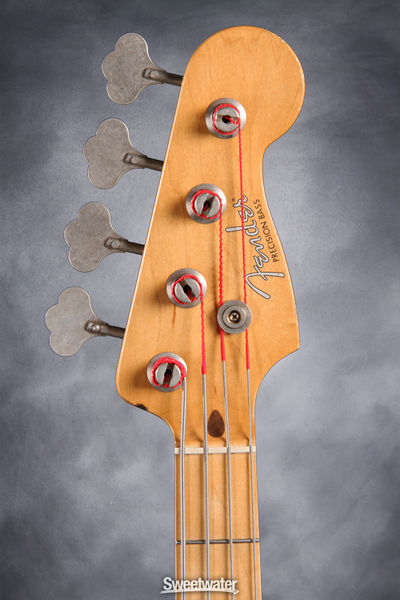 File:Fender Road Worn '50s Precision Bass-detail3-l-1.jpg