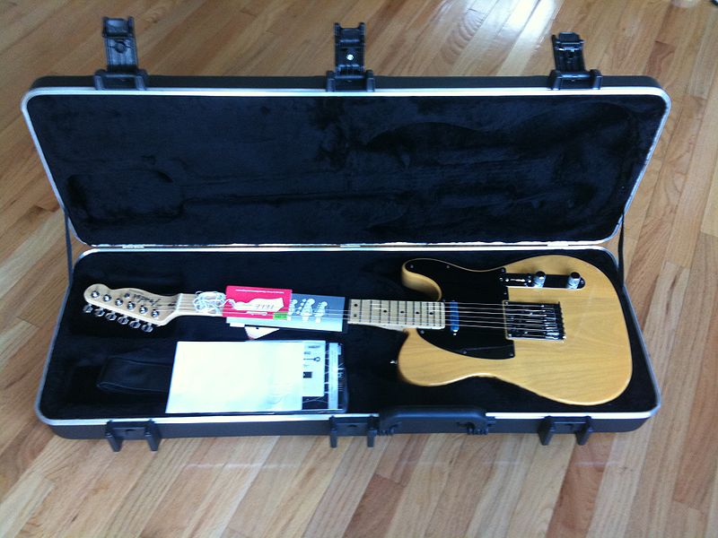 File:Fender Telecaster Unboxing 01.JPG
