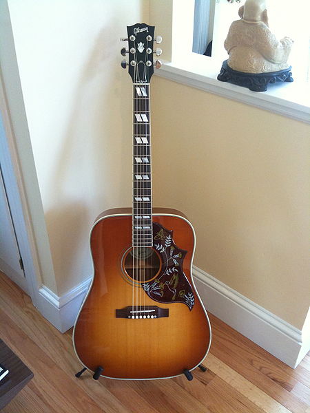 File:Gibson Hummingbird Arrival.jpg